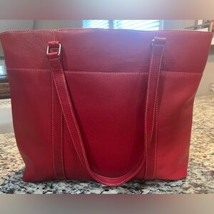 LE DONNE Red Leather Laptop Tote